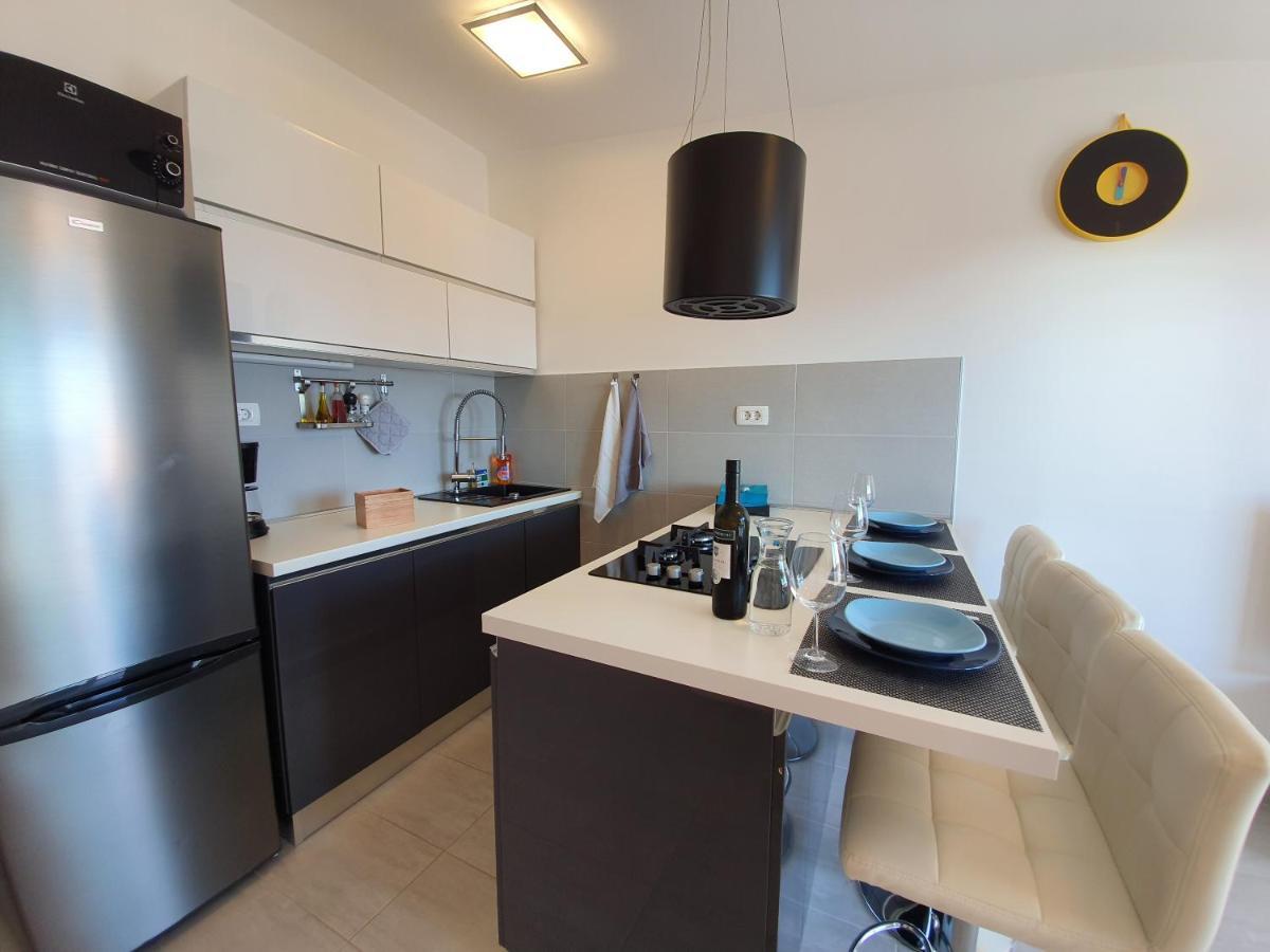 Comfortable Family Apt Iris 20M From Beach In Mandre Kültér fotó